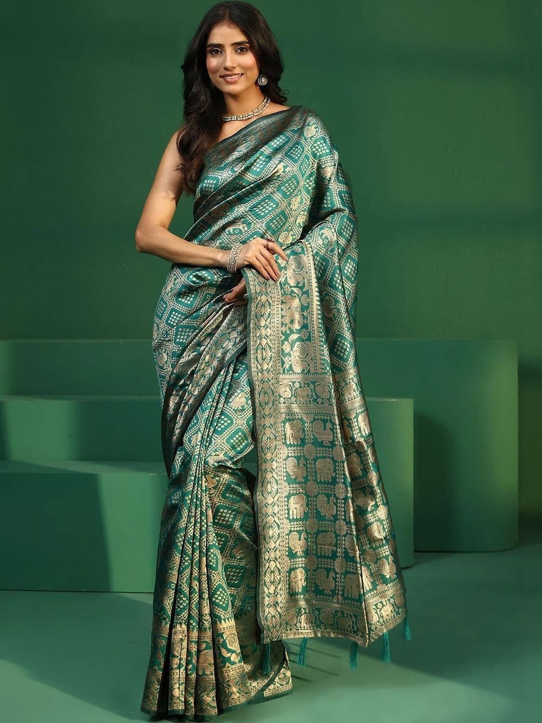 Libas Woven Design Zari Brocade Saree thumbnail 3