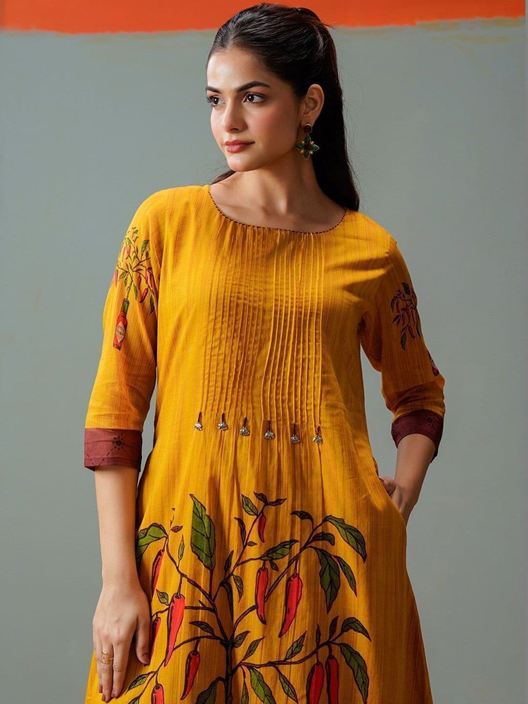 Varanga Women Printed Panelled Kurta with Trousers thumbnail 5