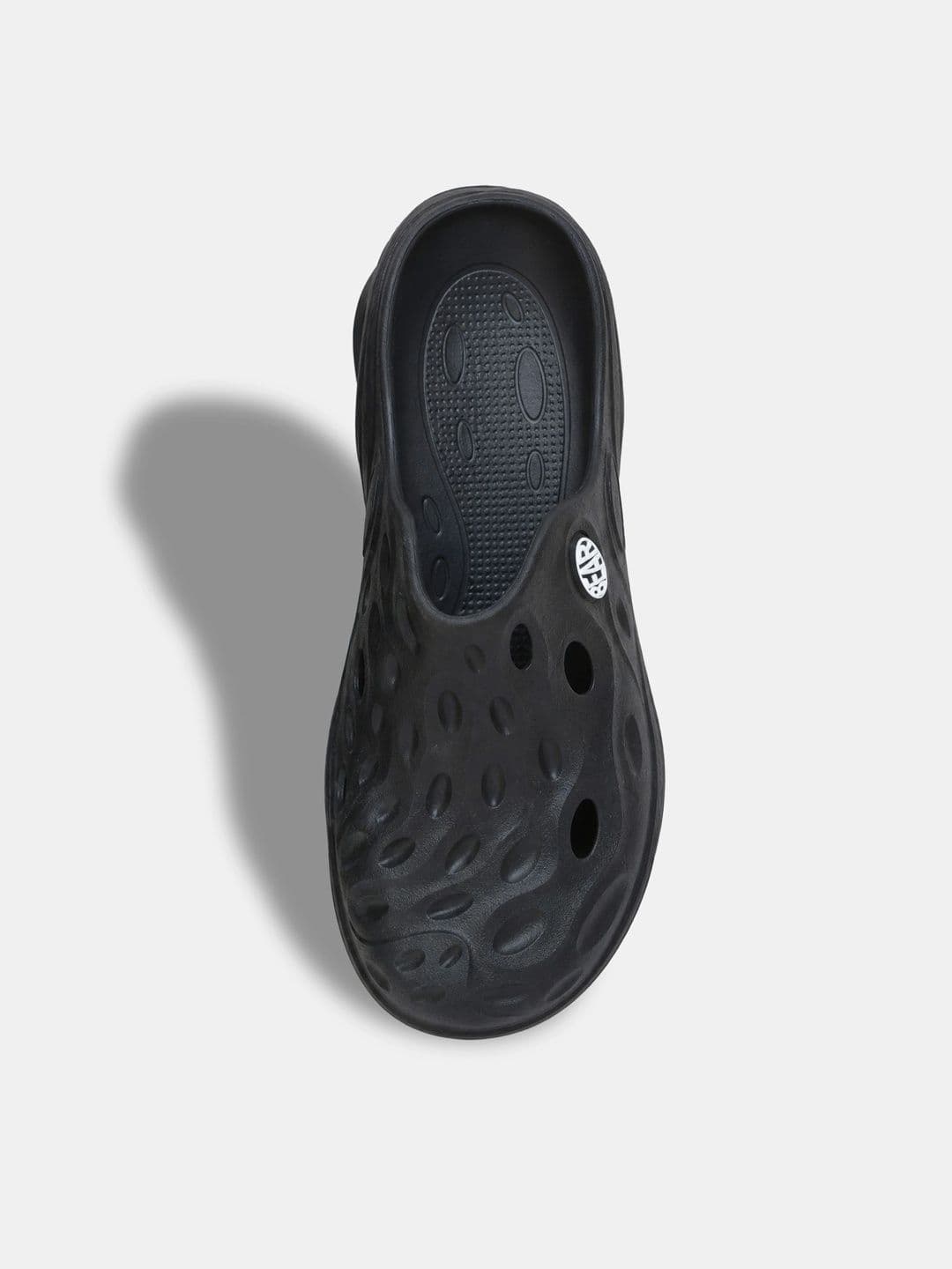 THE BEAR HOUSE Men Solid Black Slip-On Clogs thumbnail 6