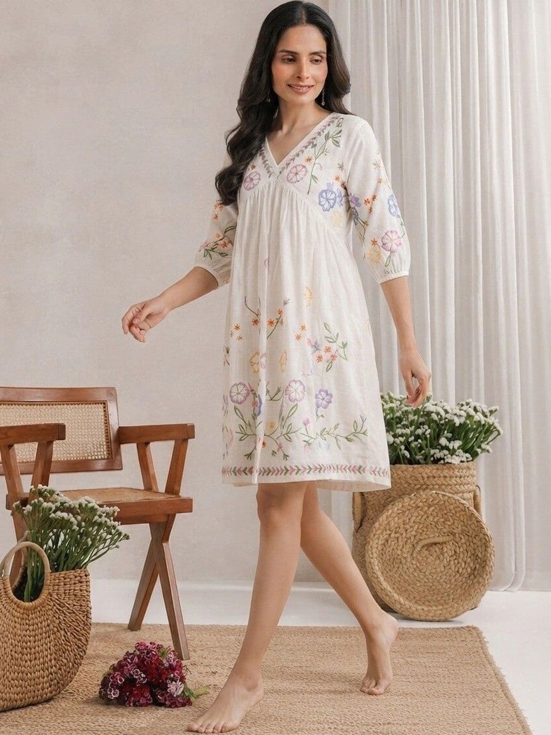 PRESHA Women Floral Embroidered Thread Work Floral Kurta thumbnail 2