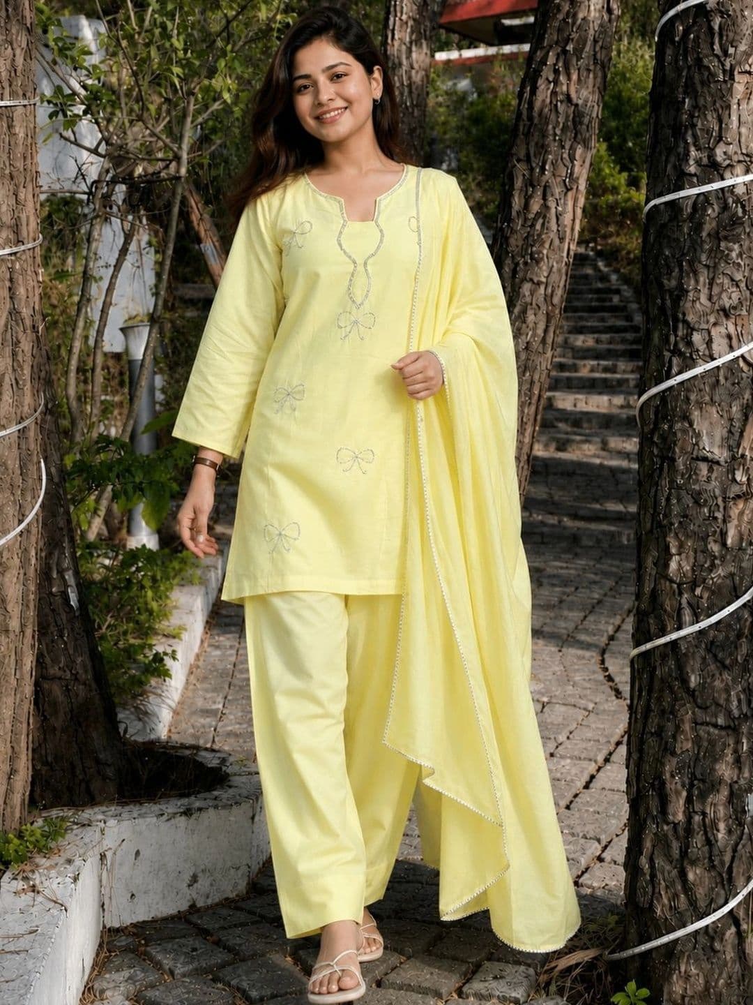 TWINS LADY Women Embroidered Regular Thread Work Kurta with Patiala & With Dupatta thumbnail 3