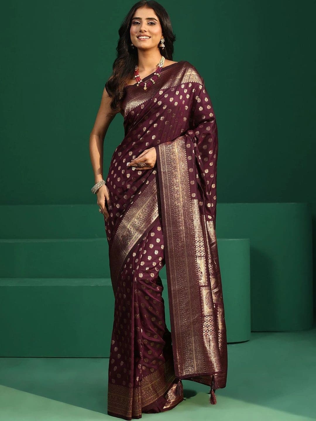 Libas Ethnic Motifs Zari Silk Blend Saree thumbnail 4