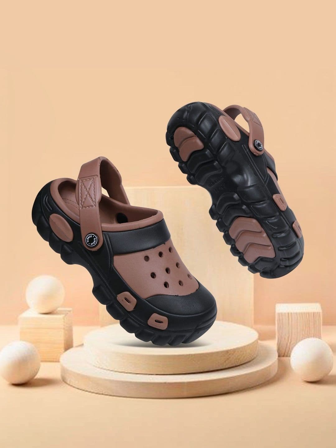 FOOT CARE Men Colourblocked Clogs - view 1