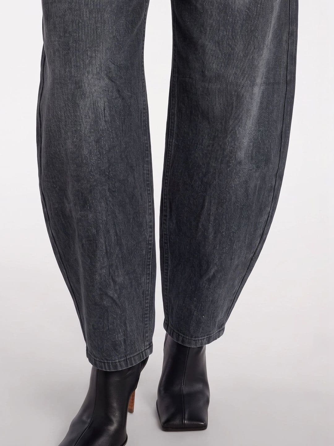 dolsia Women High-Rise Stretchable Jeans thumbnail 5
