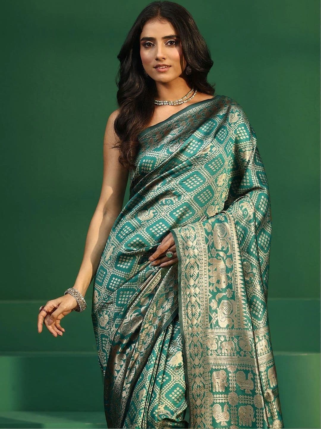 Libas Woven Design Zari Brocade Saree thumbnail 6