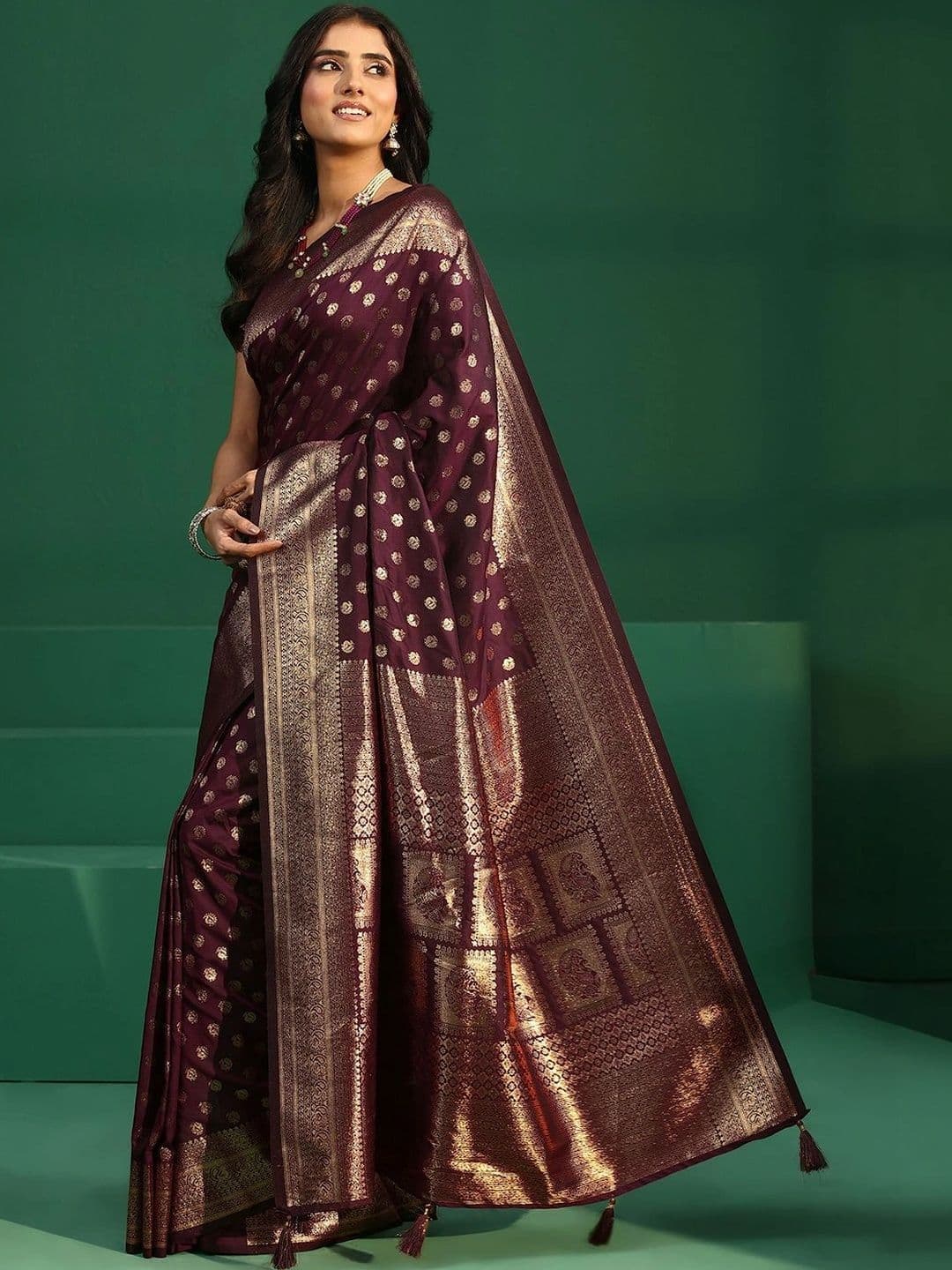 Libas Ethnic Motifs Zari Silk Blend Saree thumbnail 2