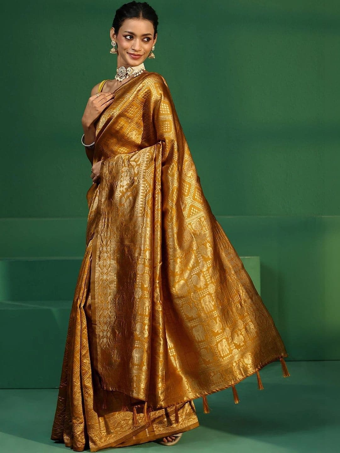 Libas Ethnic Motifs Zari Brocade Saree thumbnail 6