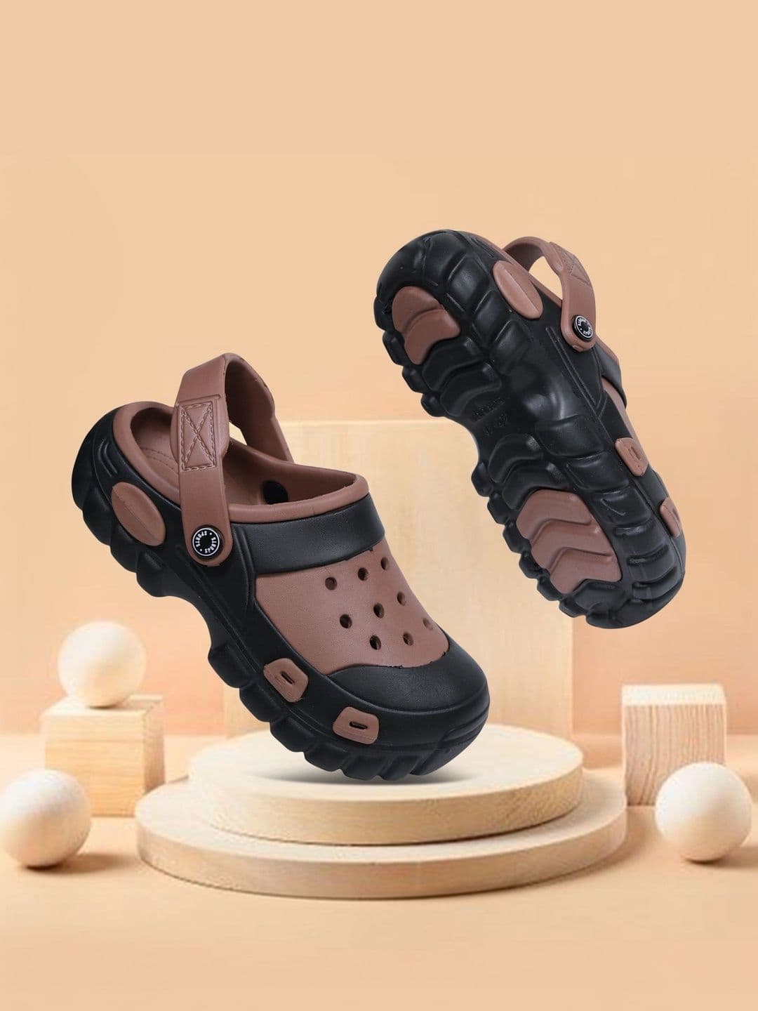 FOOT CARE Men Colourblocked Clogs - view 1