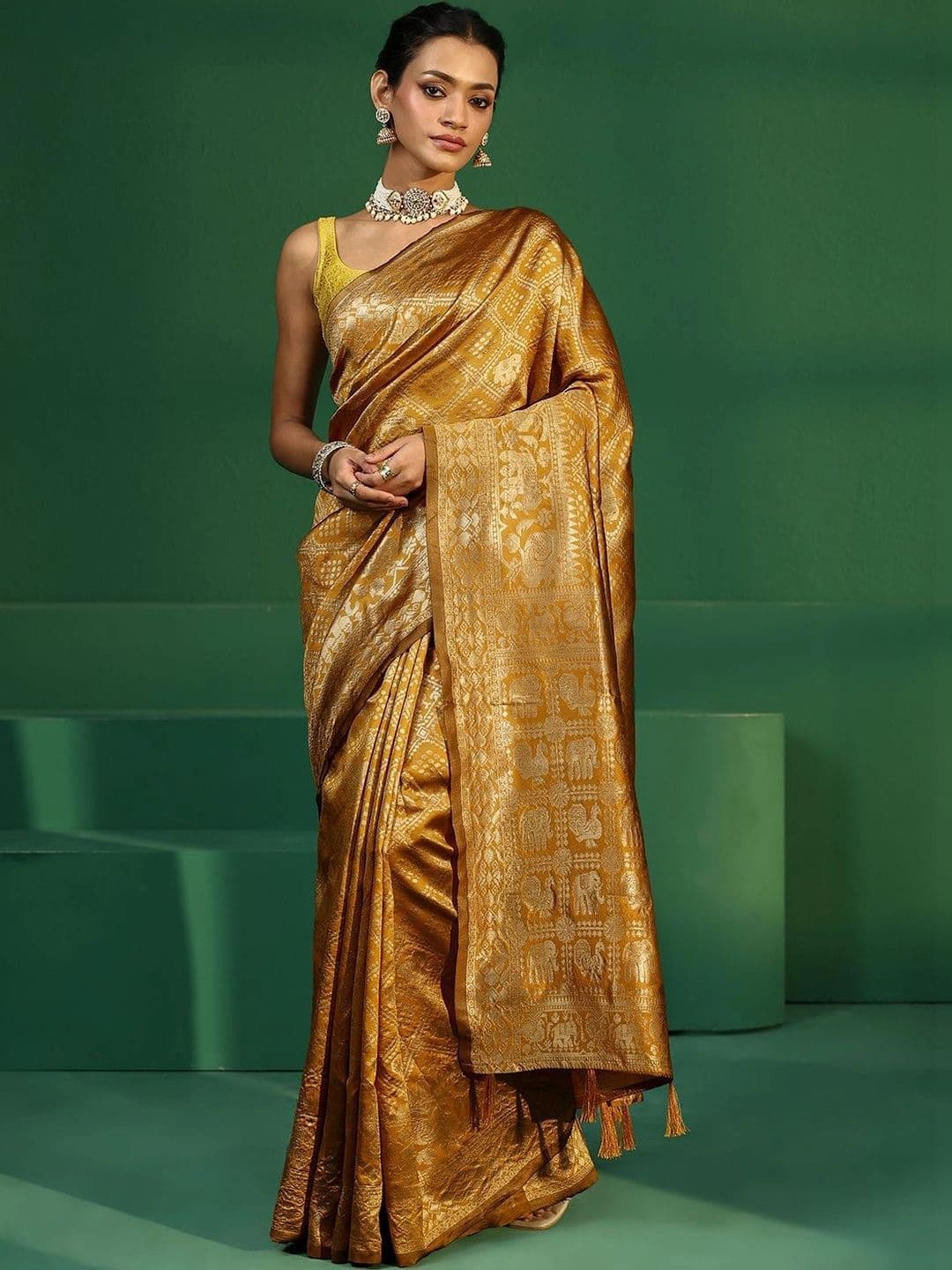 Libas Ethnic Motifs Zari Brocade Saree thumbnail 4