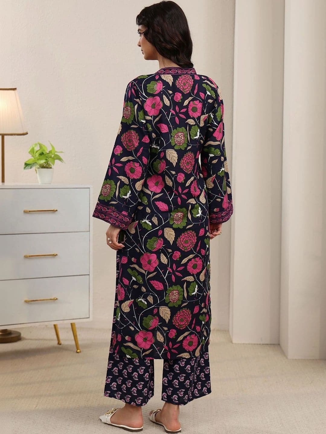 Gerua By Libas Women Floral Printed Regular Kurta with Palazzos thumbnail 2