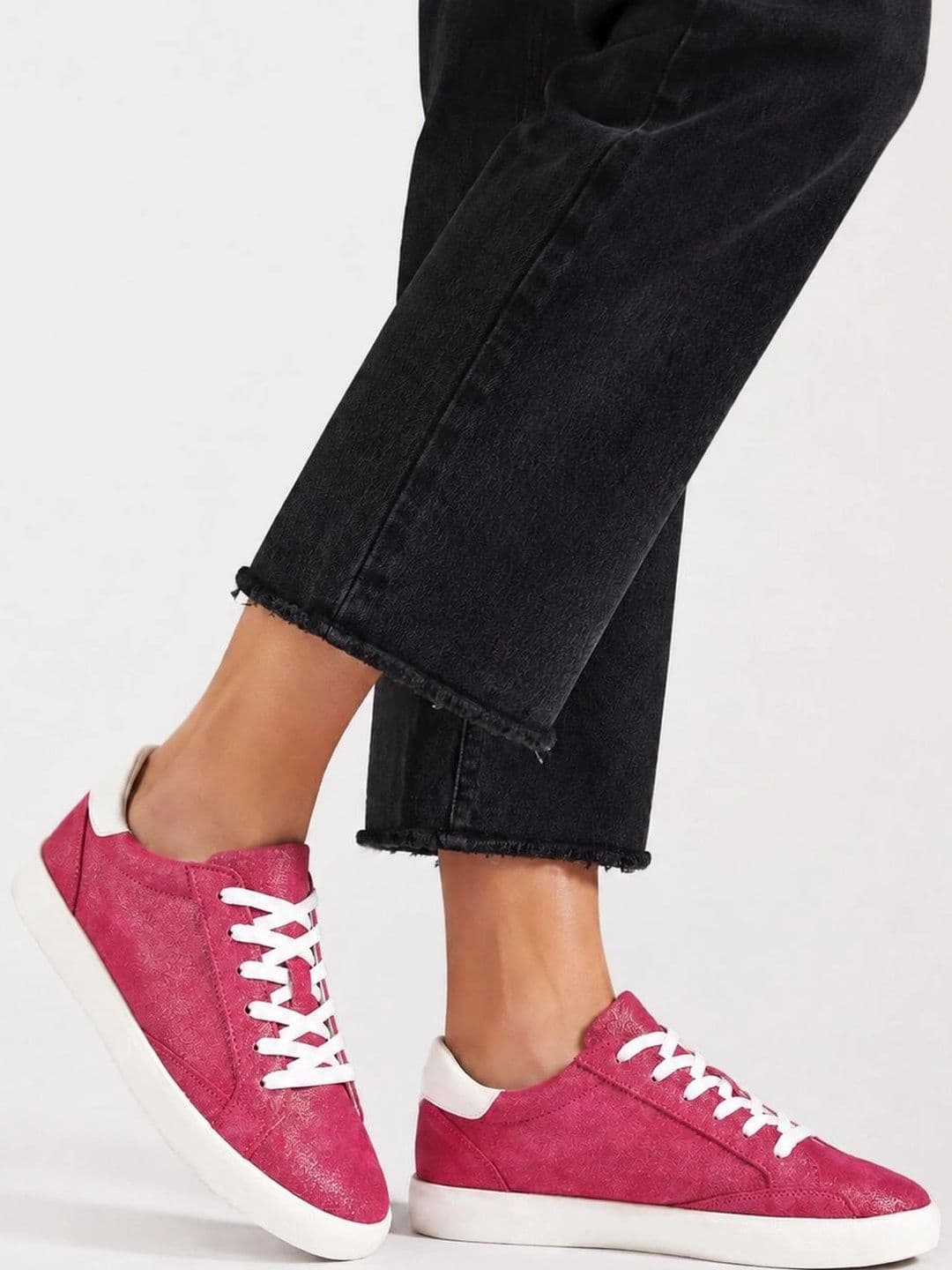 Suo Women Textured Leather Sneakers - view 1