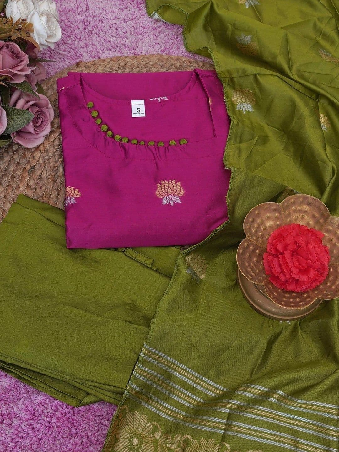 Sangria Women Floral Printed Regular Kurta with Trousers & With Dupatta thumbnail 7