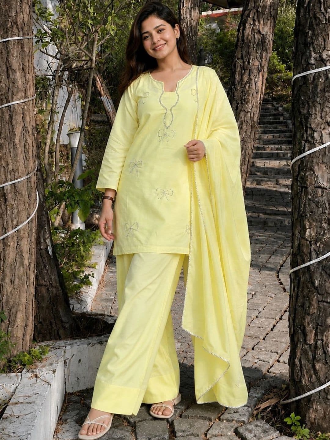 TWINS LADY Women Embroidered Regular Thread Work Kurta with Patiala & With Dupatta thumbnail 2
