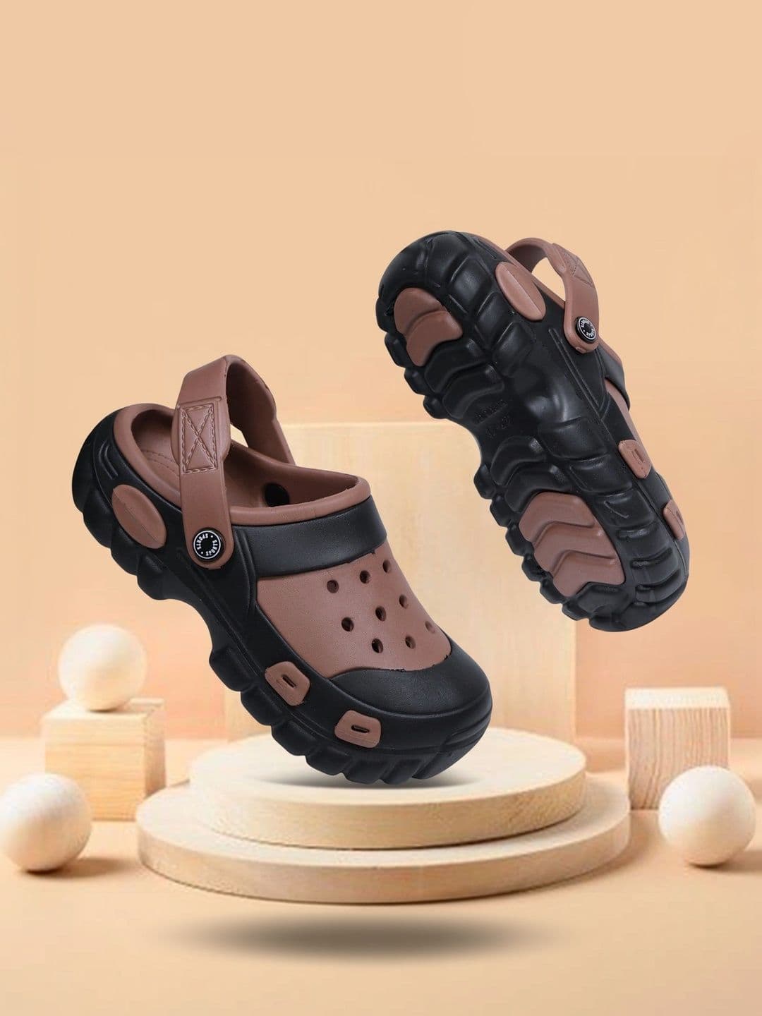 FOOT CARE Men Colourblocked Clogs - view 1