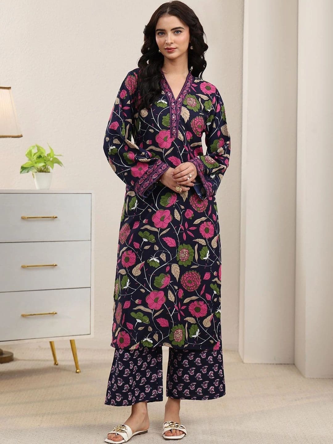 Gerua By Libas Women Floral Printed Regular Kurta with Palazzos thumbnail 4
