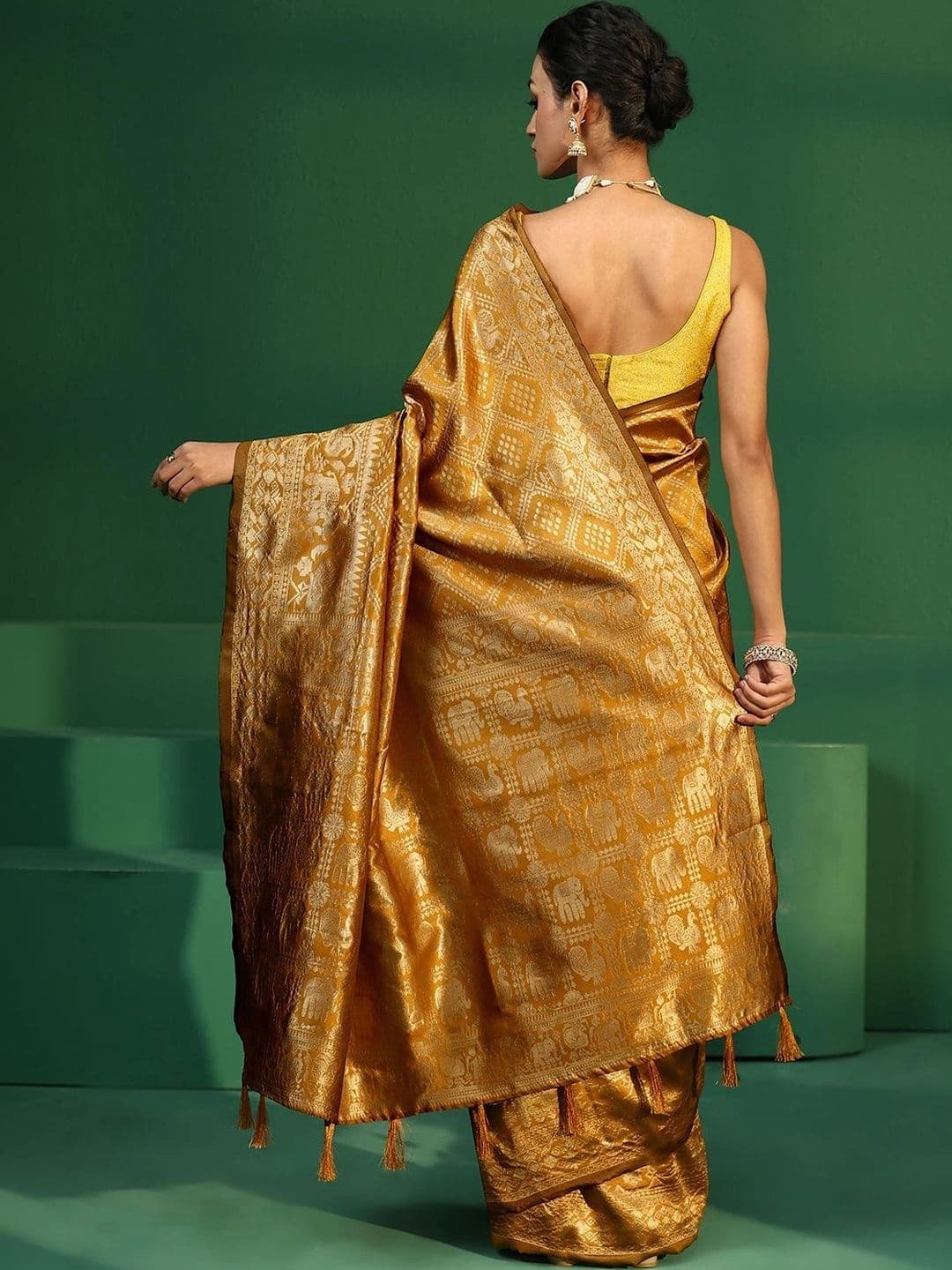 Libas Ethnic Motifs Zari Brocade Saree thumbnail 5