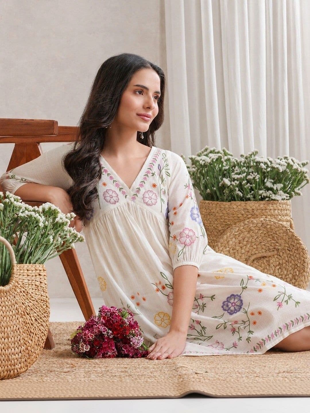 PRESHA Women Floral Embroidered Thread Work Floral Kurta - view 1