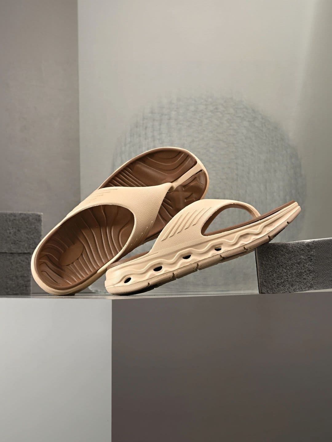 Vortek Men Thong Flip-Flops - view 1