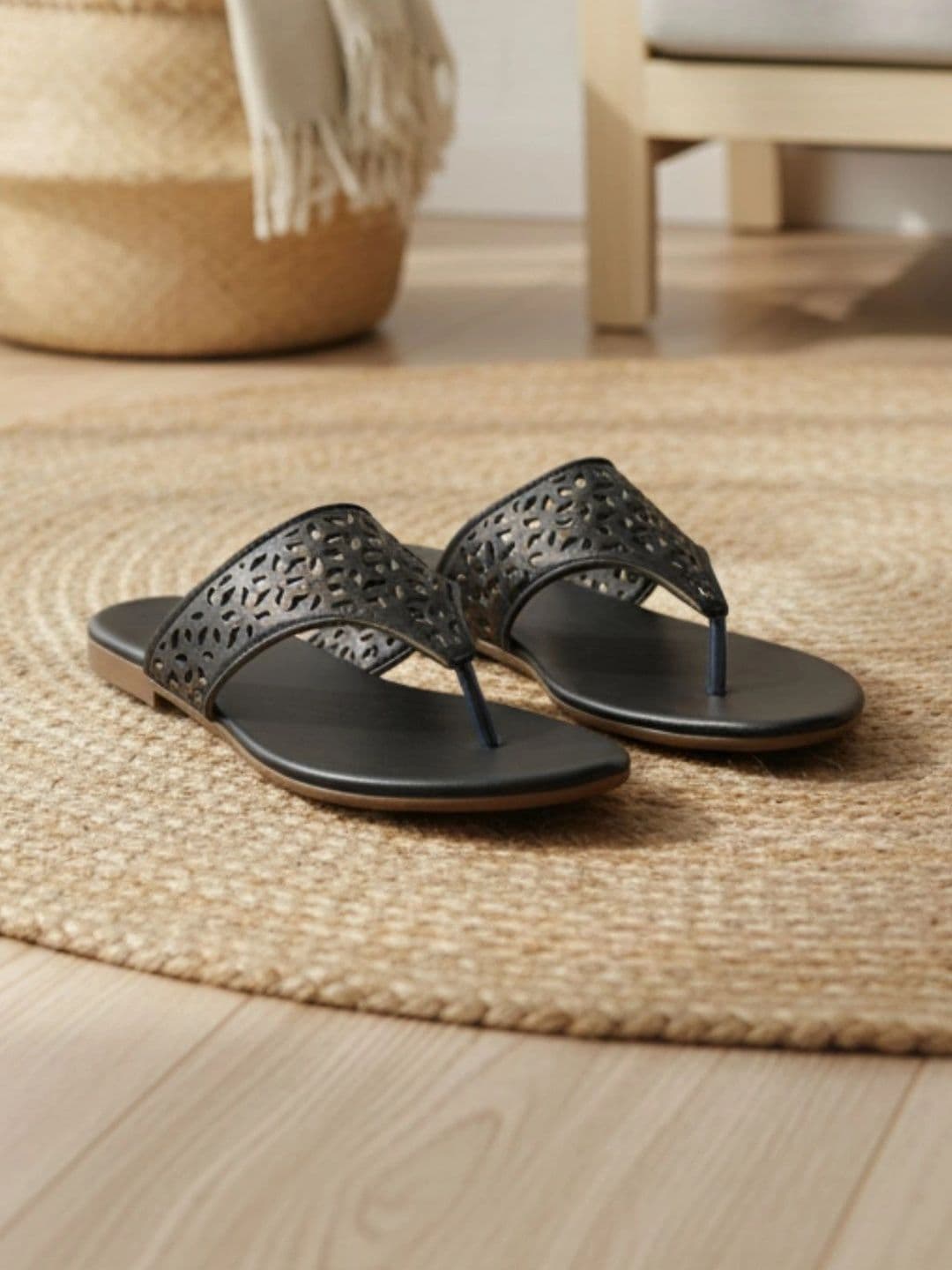 glitchez Women One Toe Flats with Laser Cuts thumbnail 3