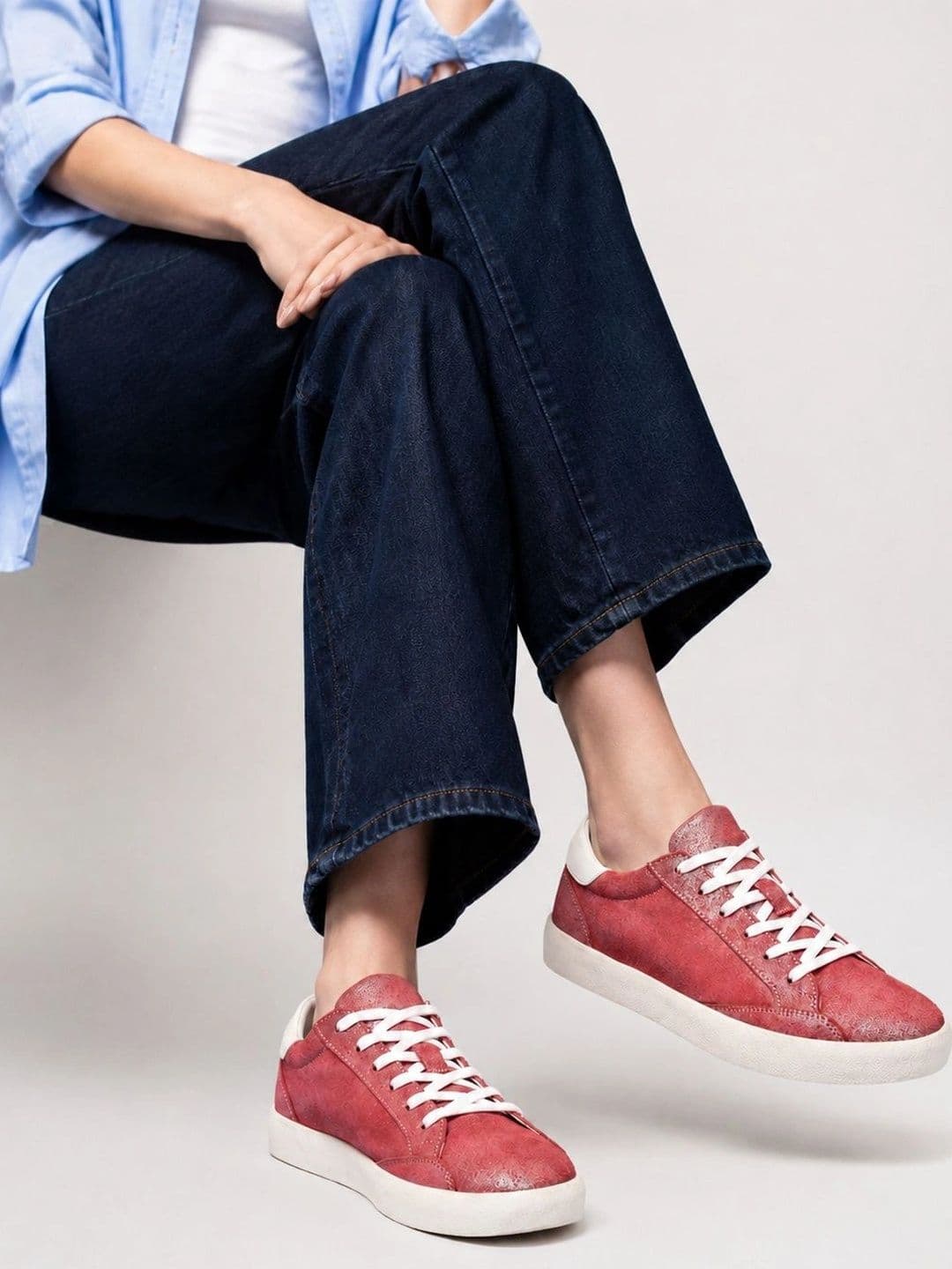 Suo Women Textured Leather Sneakers - view 1