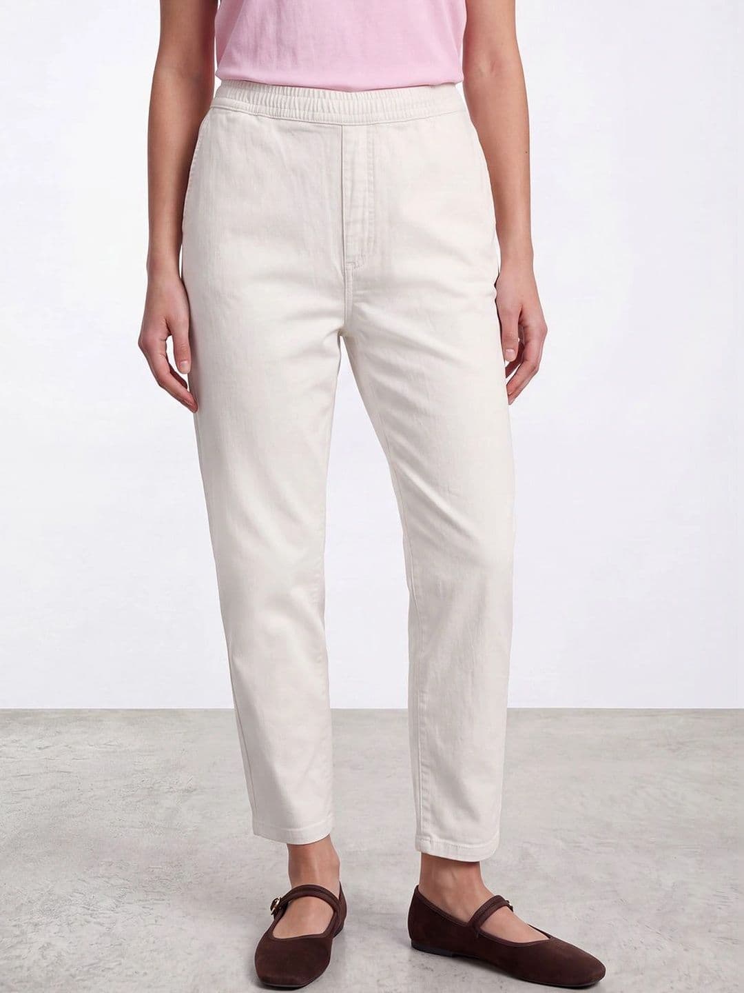 R&B Women Tapered Fit Mid-Rise Stretchable Jeans - view 1