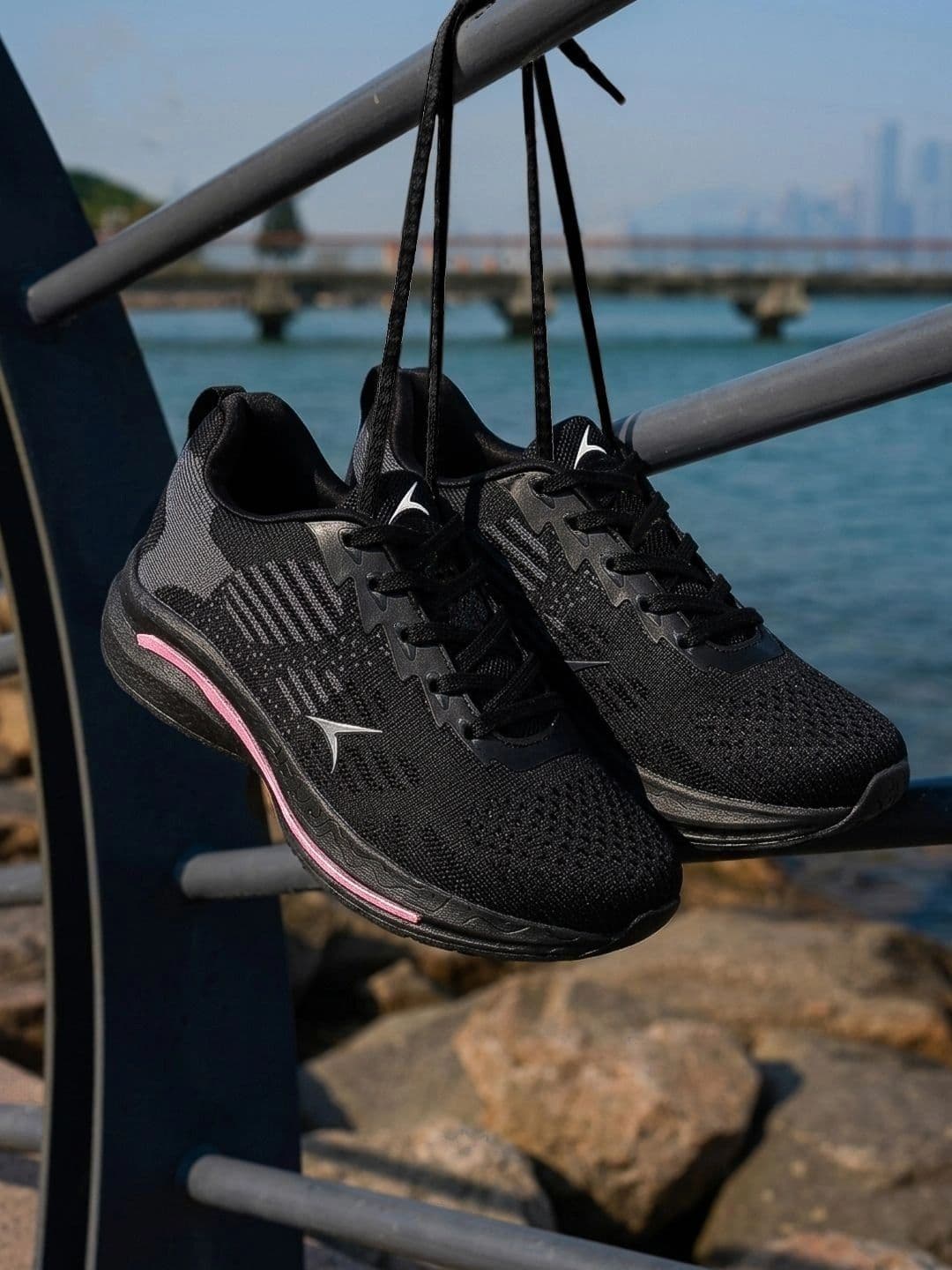 TRACER Women Mesh Running Non-Marking Shoes thumbnail 2