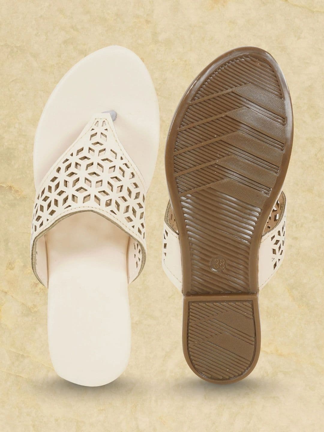 Roadster Women Textured One Toe Flats with Laser Cuts thumbnail 2