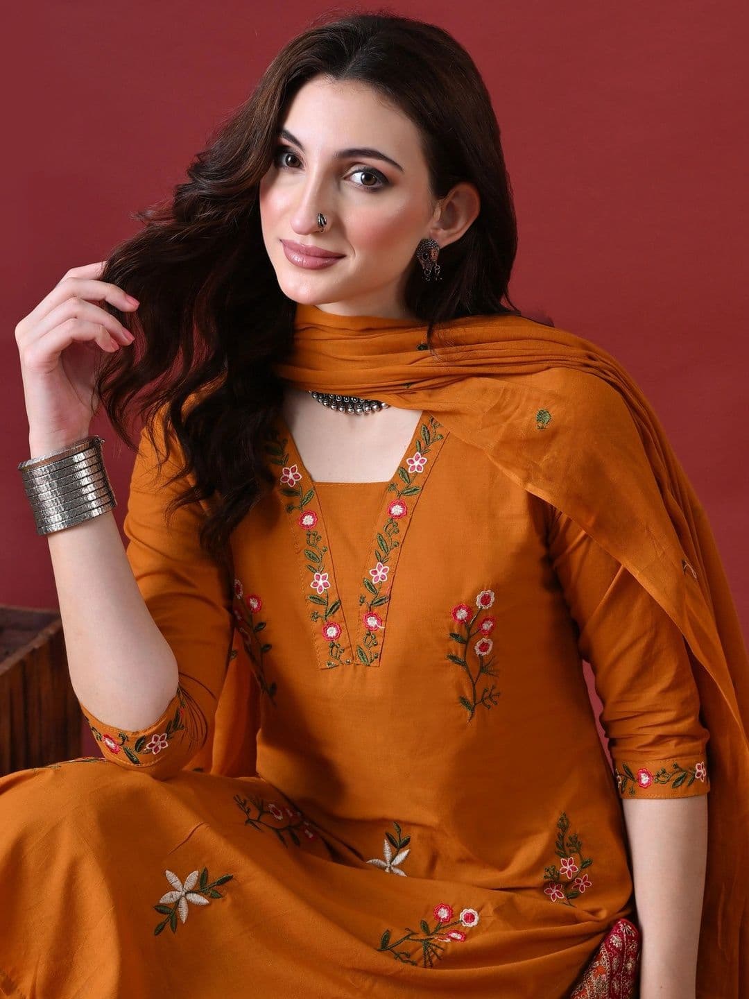 Anouk Women Floral Embroidered Regular Thread Work Pure Cotton Kurta with Palazzos & With Dupatta thumbnail 2