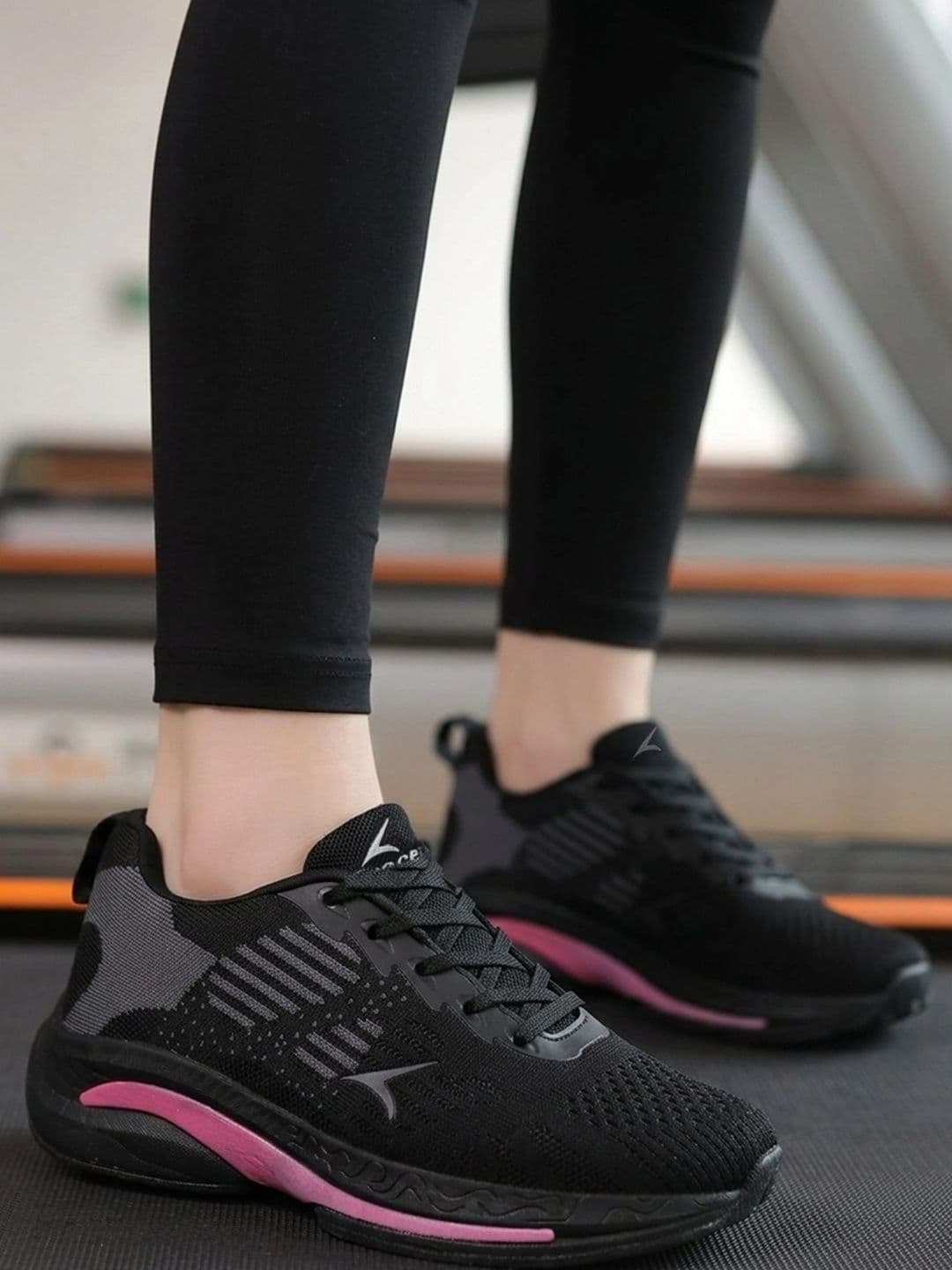 TRACER Women Mesh Running Non-Marking Shoes thumbnail 4