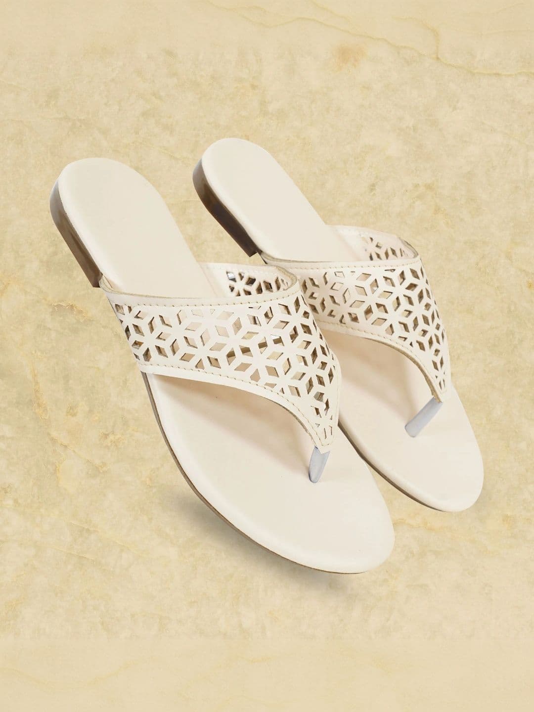 Roadster Women Textured One Toe Flats with Laser Cuts thumbnail 3