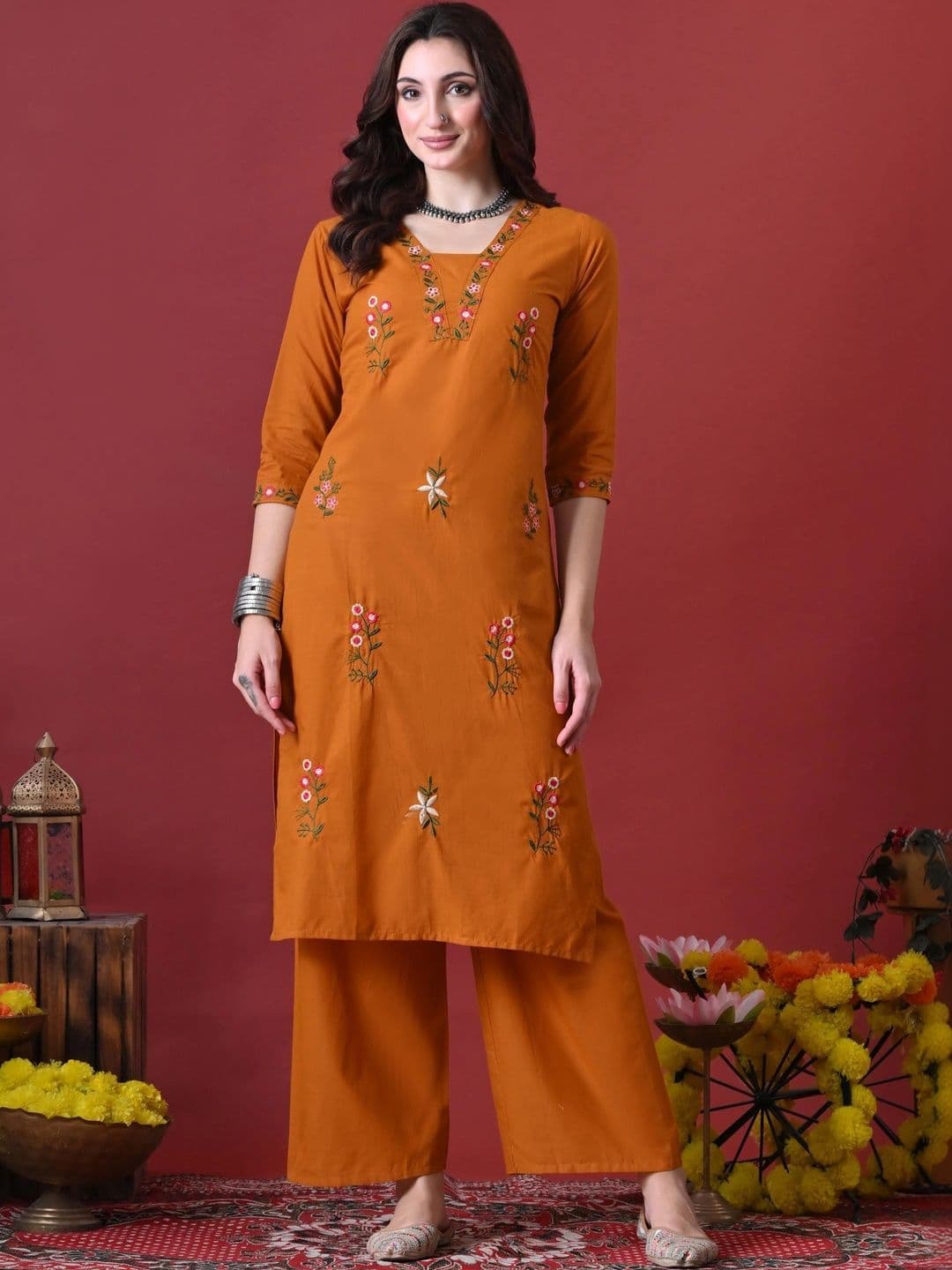 Anouk Women Floral Embroidered Regular Thread Work Pure Cotton Kurta with Palazzos & With Dupatta thumbnail 4