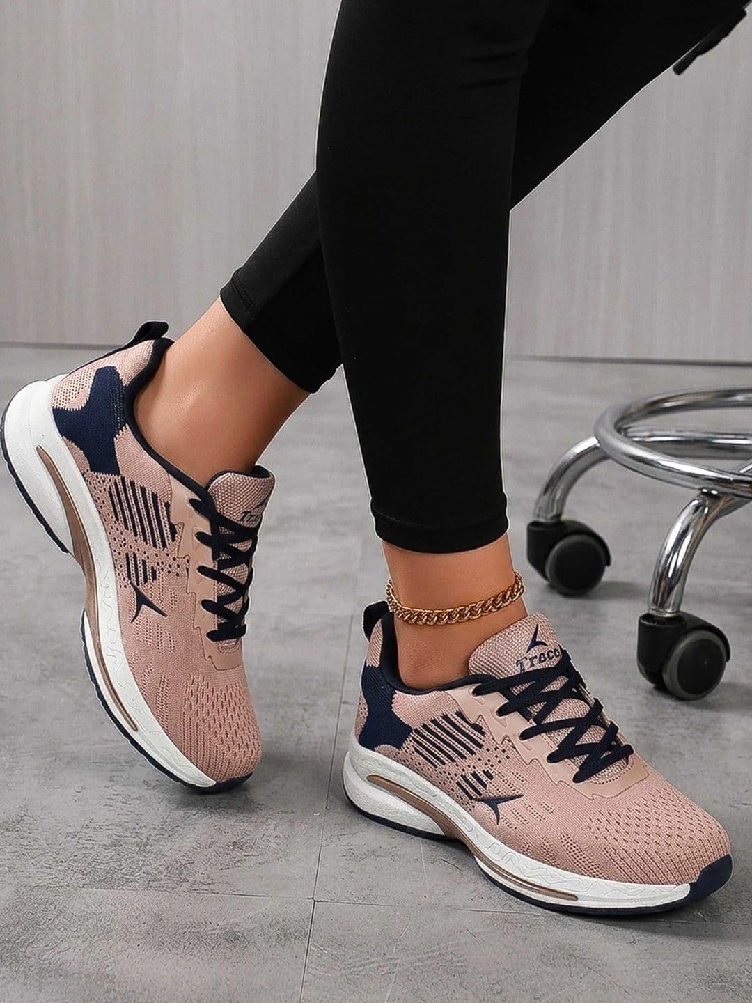 TRACER Women Mesh Running Non-Marking Shoes thumbnail 3