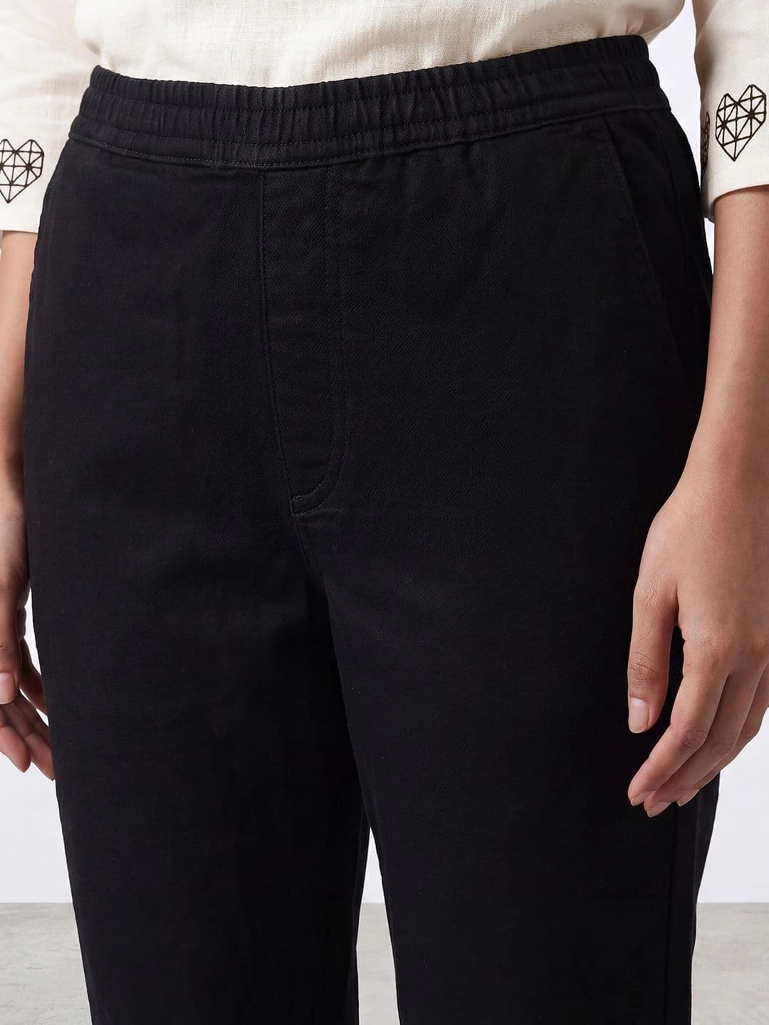 R&B Women Tapered Fit Mid-Rise Stretchable Jeans thumbnail 5