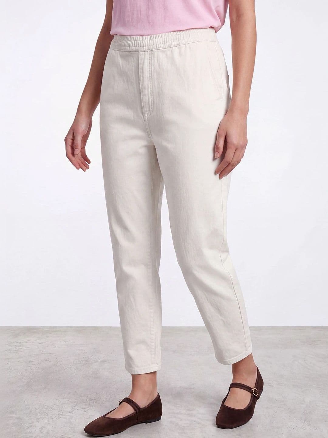 R&B Women Tapered Fit Mid-Rise Stretchable Jeans thumbnail 3