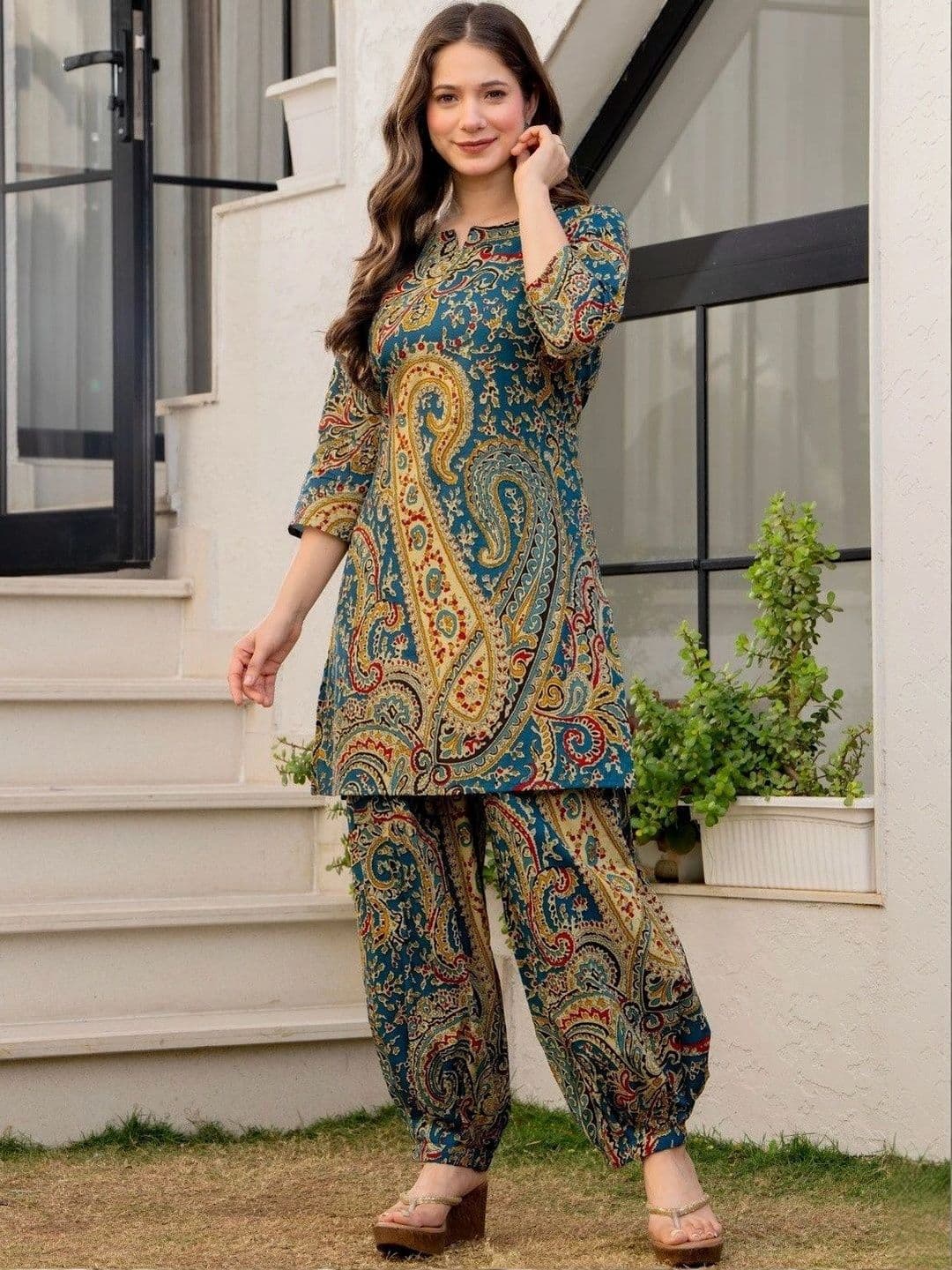 LIAPARO Floral Printed Tunic with Palazzos thumbnail 4