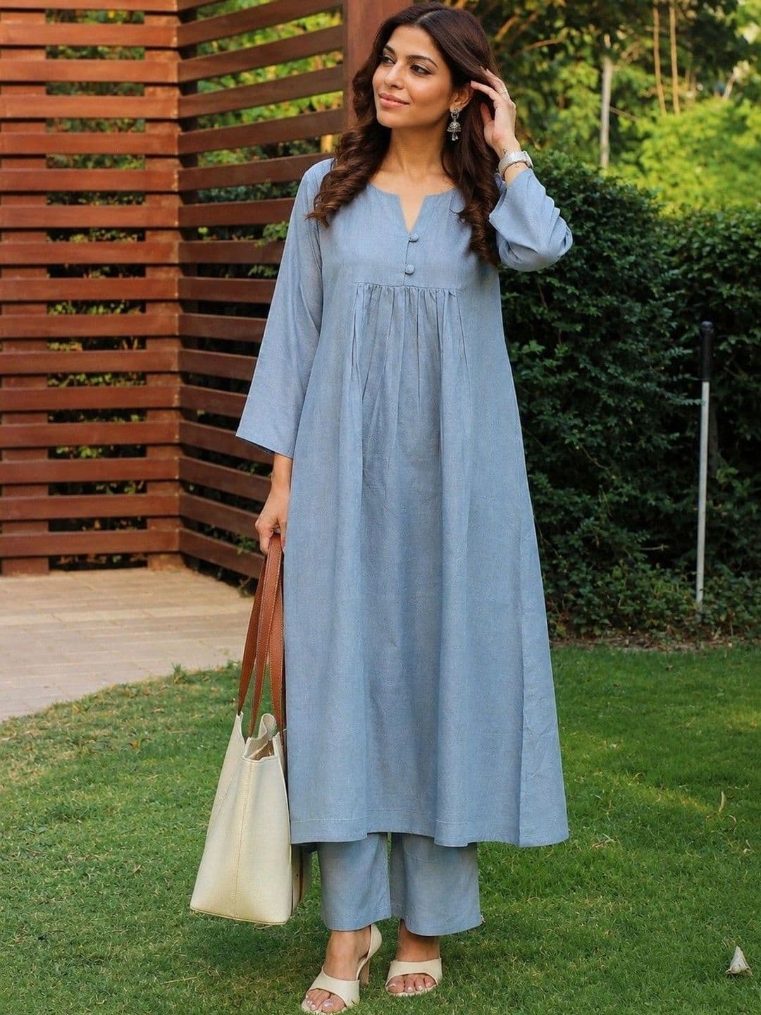 THEOMFAB Women Regular Kurti with Palazzos - view 1