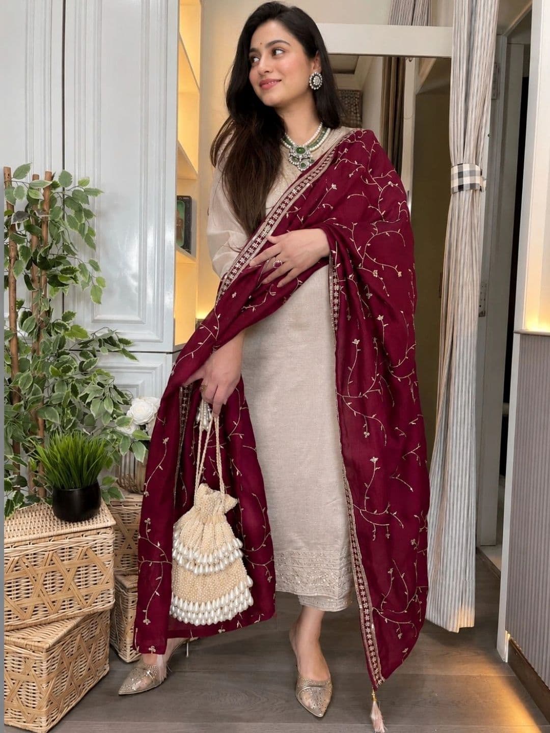 Anouk Rustic Women Embroidered Regular Kurta with Trousers & With Dupatta thumbnail 3
