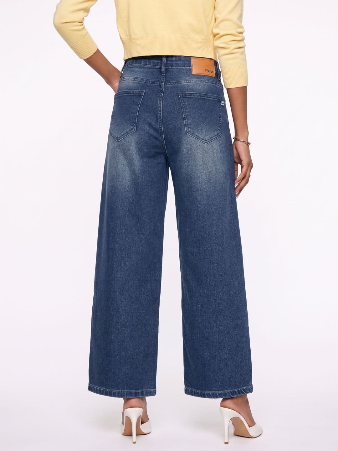 glitchez Women Barrel Fit Mid-Rise Heavy Fade Stretchable Jeans thumbnail 4