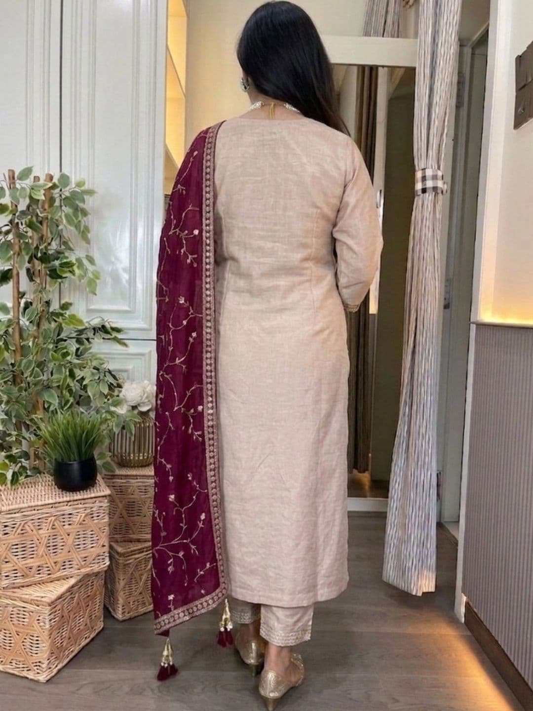 Anouk Rustic Women Embroidered Regular Kurta with Trousers & With Dupatta thumbnail 2