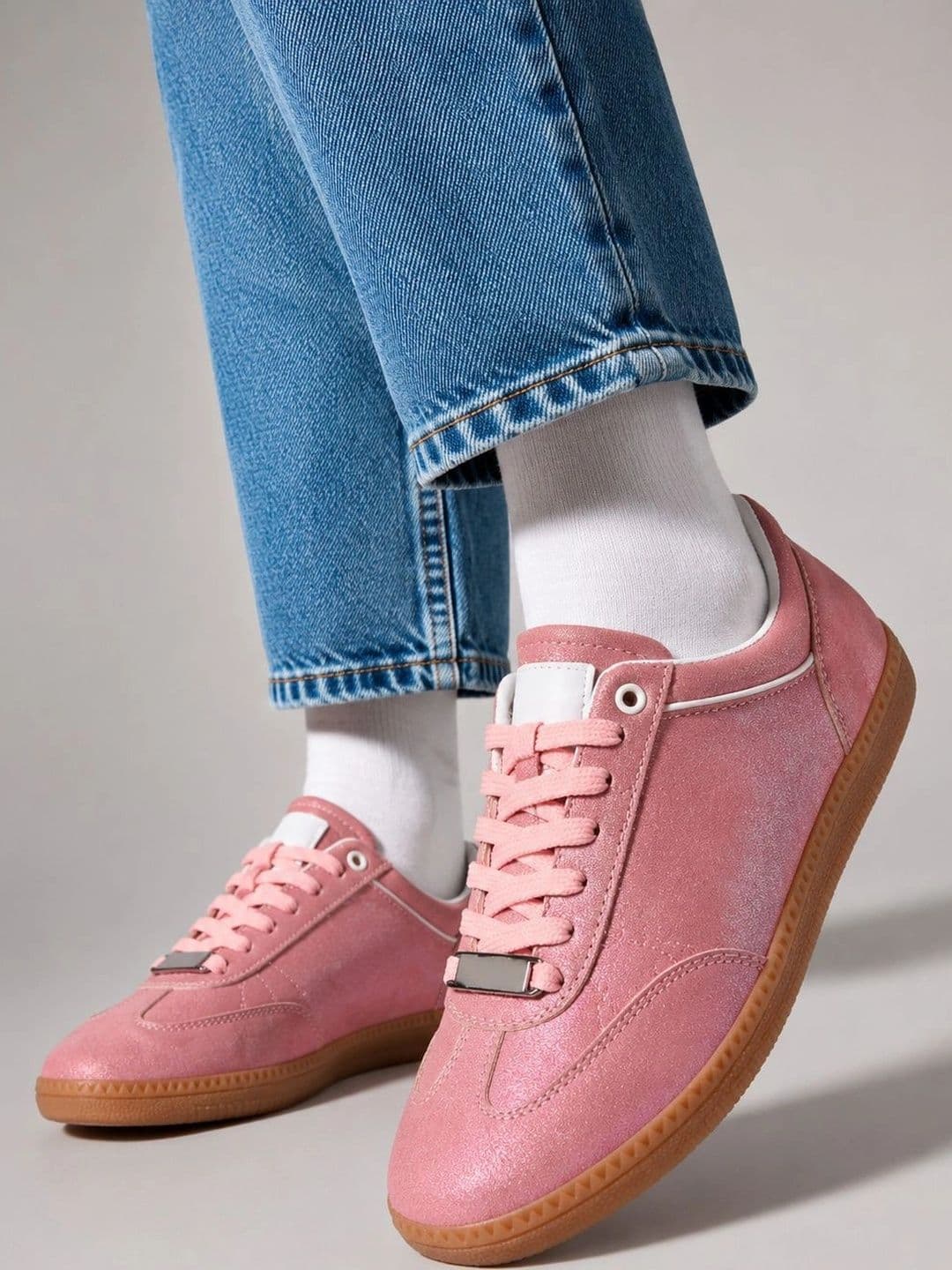 Suo Women Textured Leather Sneakers - view 1