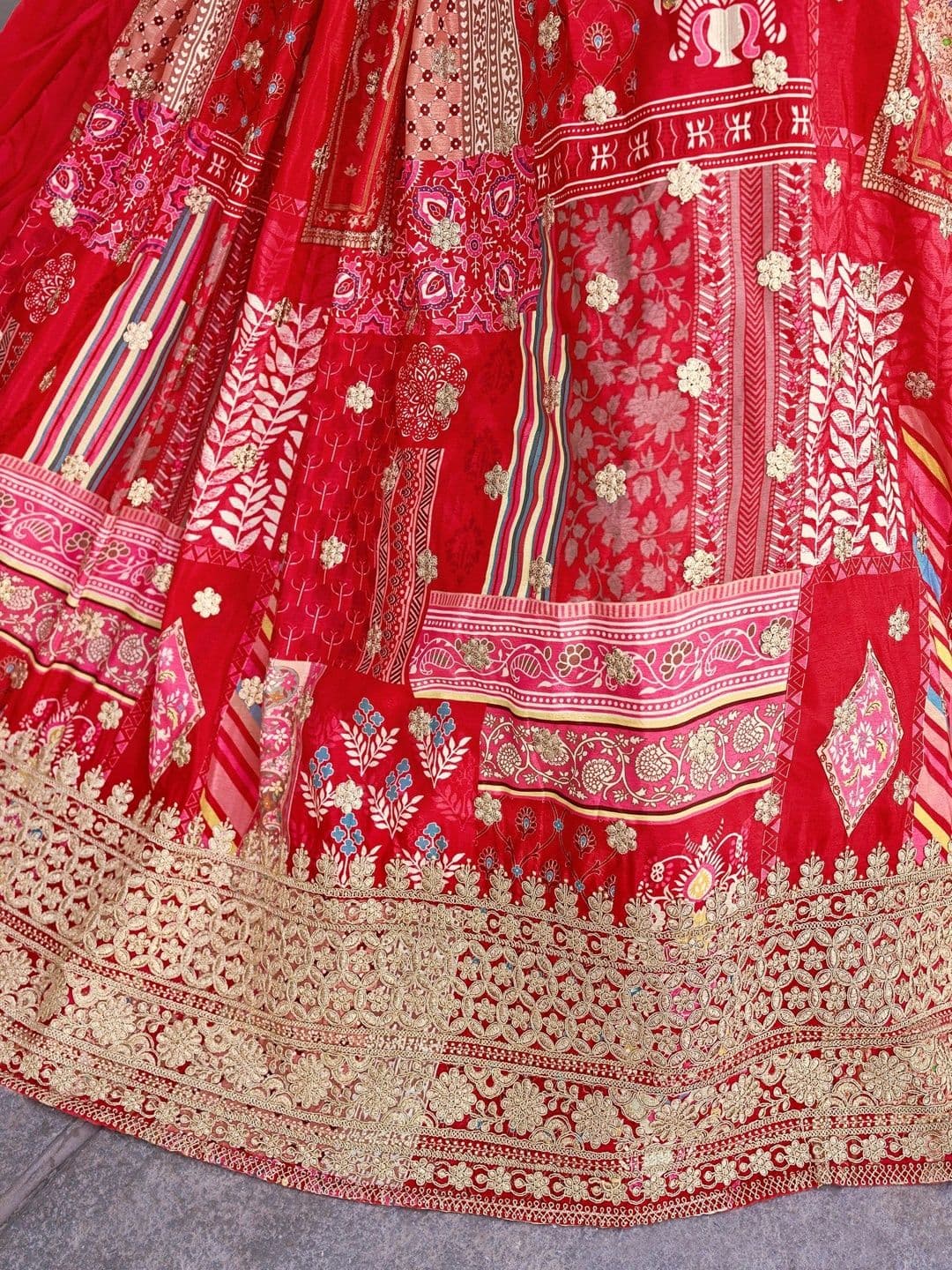 ETHNIC PLUS Embellished Semi-Stitched Lehenga & Unstitched Blouse With Dupatta thumbnail 3