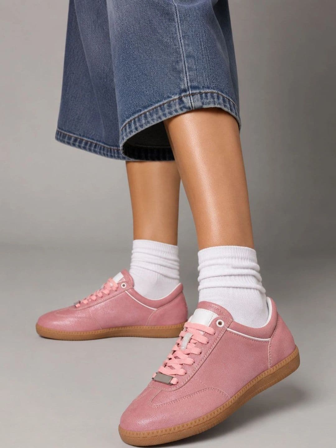 Suo Women Textured Leather Sneakers thumbnail 6