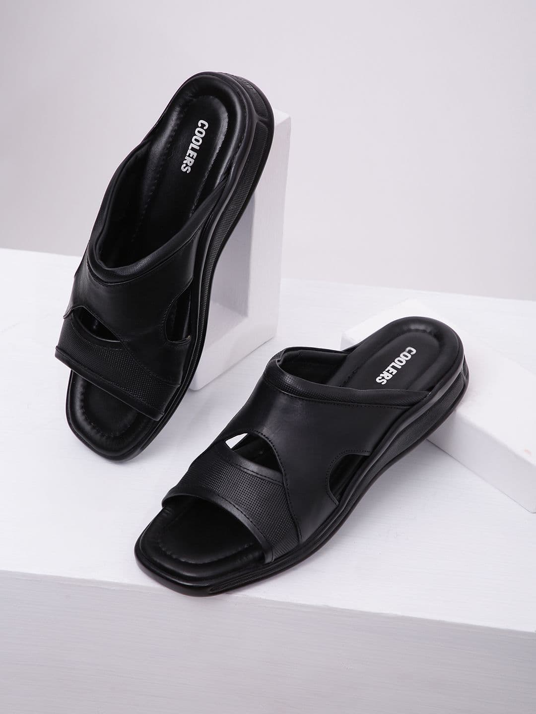 Coolers Men Black Solid Comfort Sandals - view 1