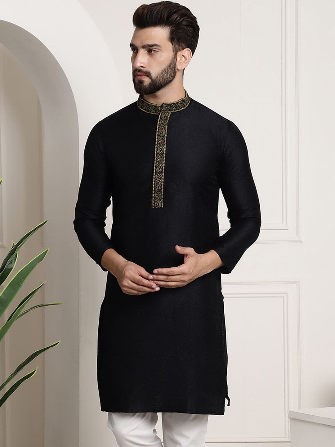 SOJANYA Men Black Solid Straight Kurta - view 1