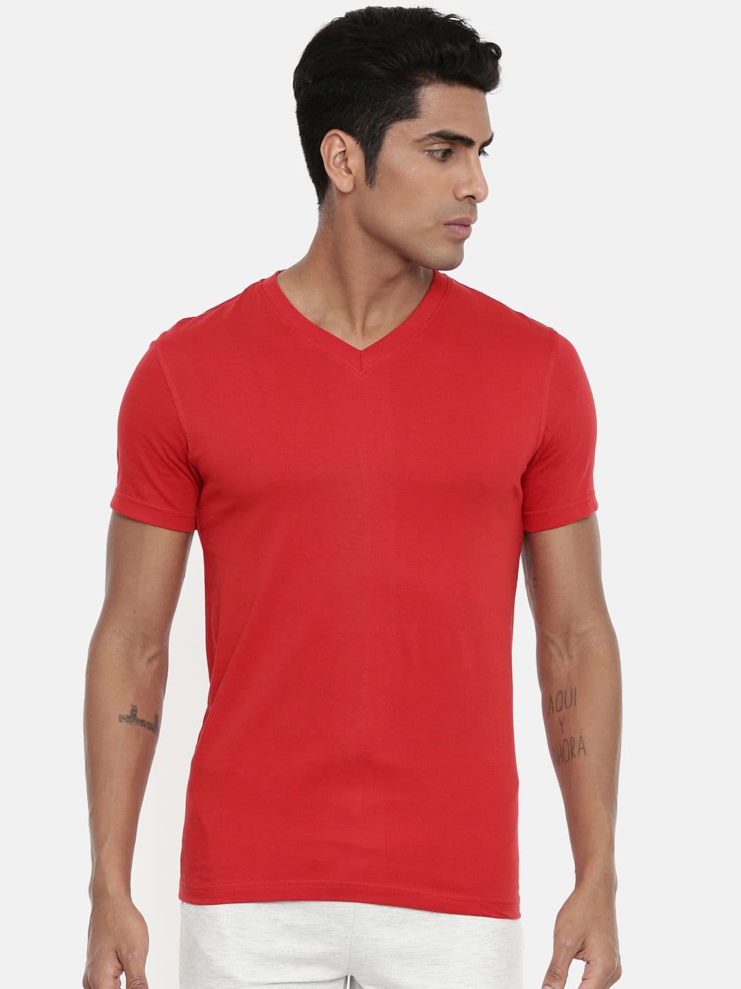 zebu Men Red Solid V-Neck Lounge T-shirt 1ZVHT - view 1