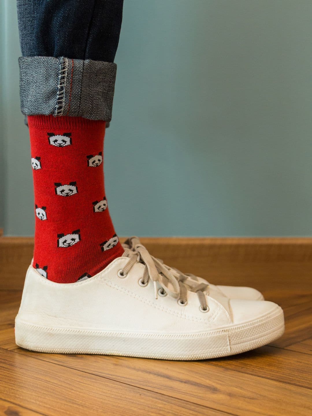 Mint & Oak Men Red & Black Patterned Calf Length Socks - view 1