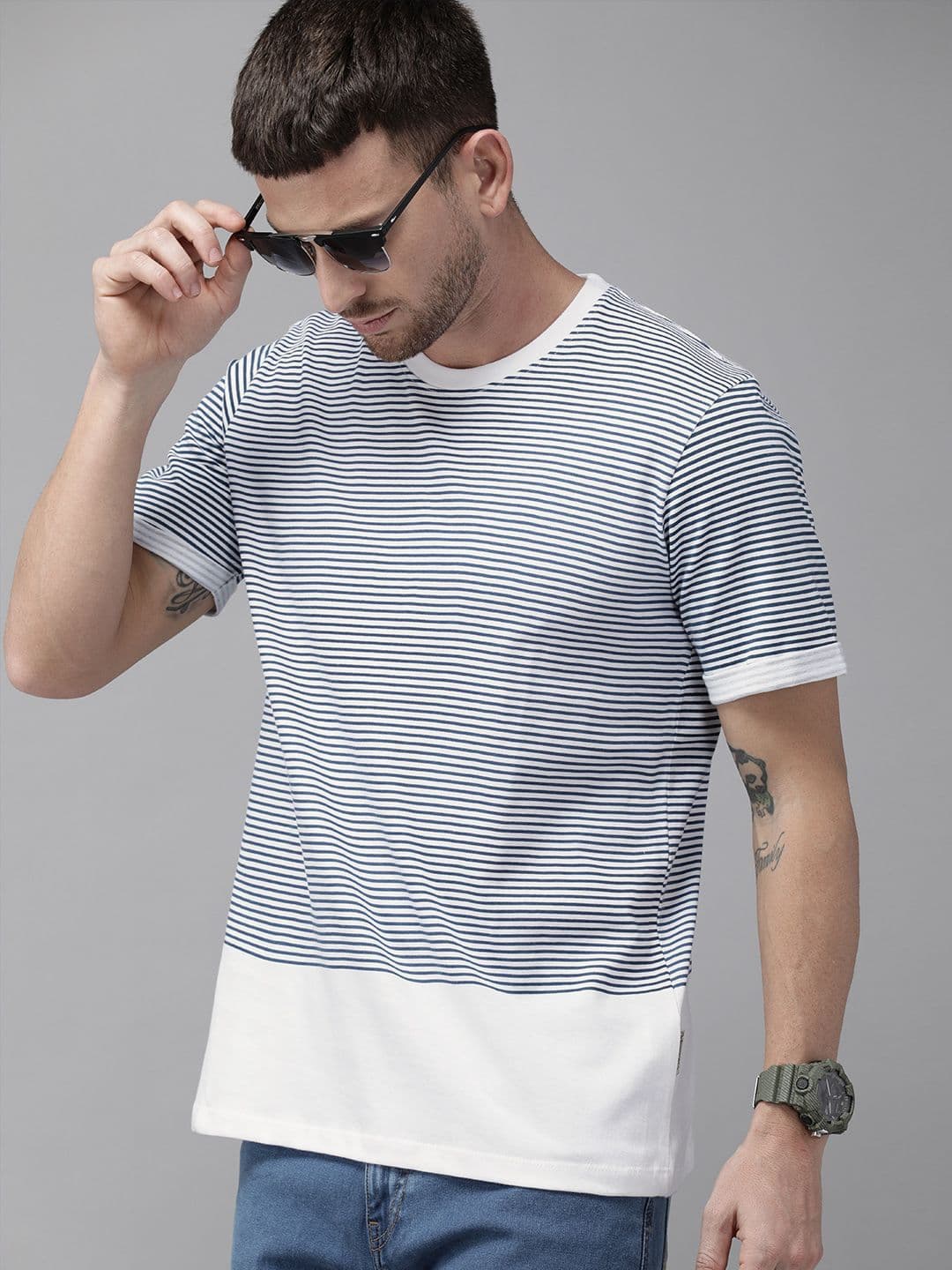 The Roadster Lifestyle Co Men White Navy Blue Striped Round Neck Cotton T-shirt