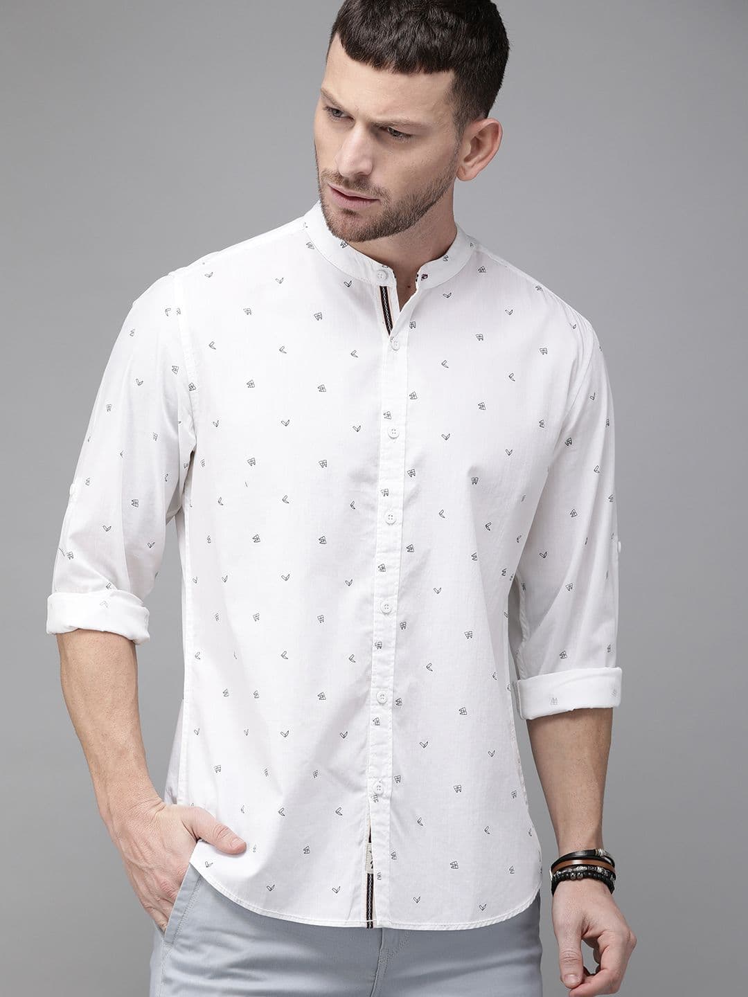 The Roadster Lifestyle Co Men White & Navy Blue Regular Fit Printed Casual Shirt - view 1