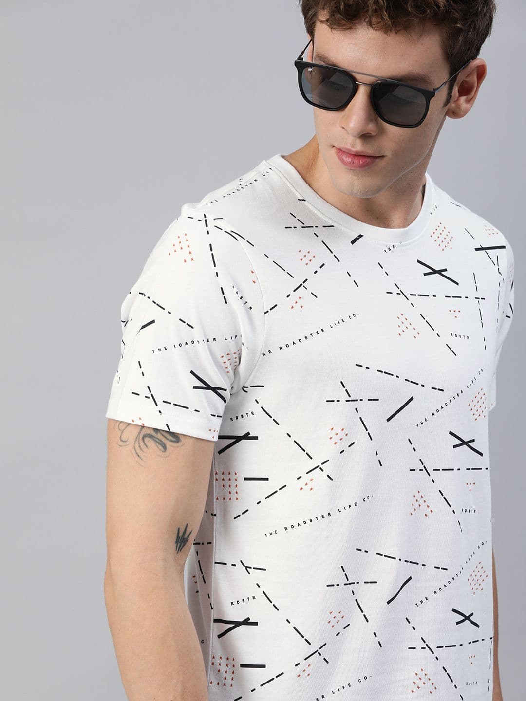 Roadster Men White Printed Round Neck Pure Cotton T-shirt - view 1