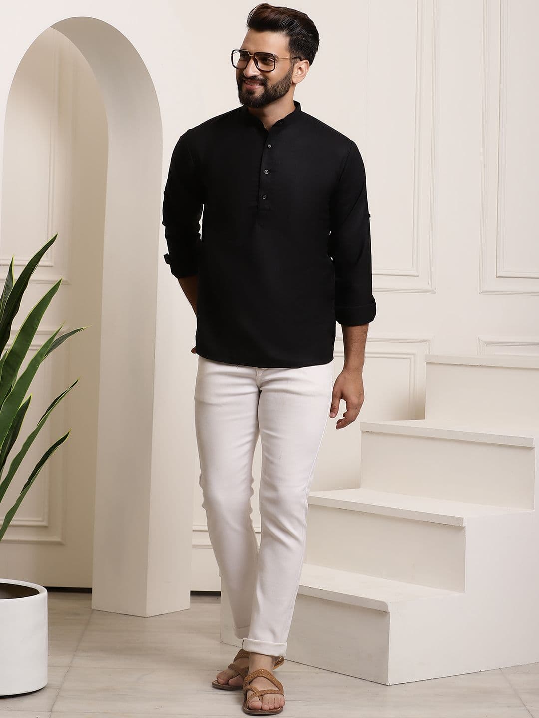 SOJANYA Men Black Solid Straight Kurta - view 1